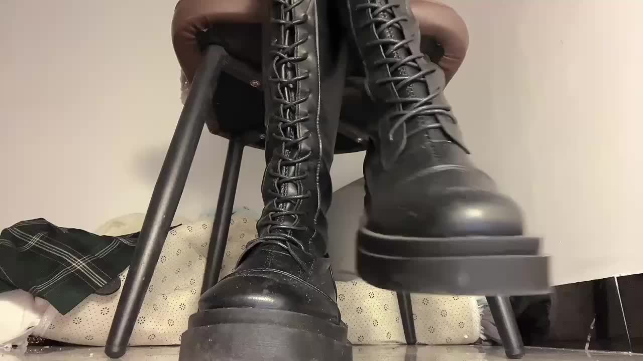 皮靴 黑丝 裸足 秀足 搓脚 淫语 倒计时